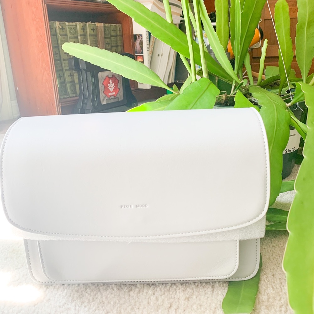 ✨Pixie Mood Zoe Crossbody Purse ✨